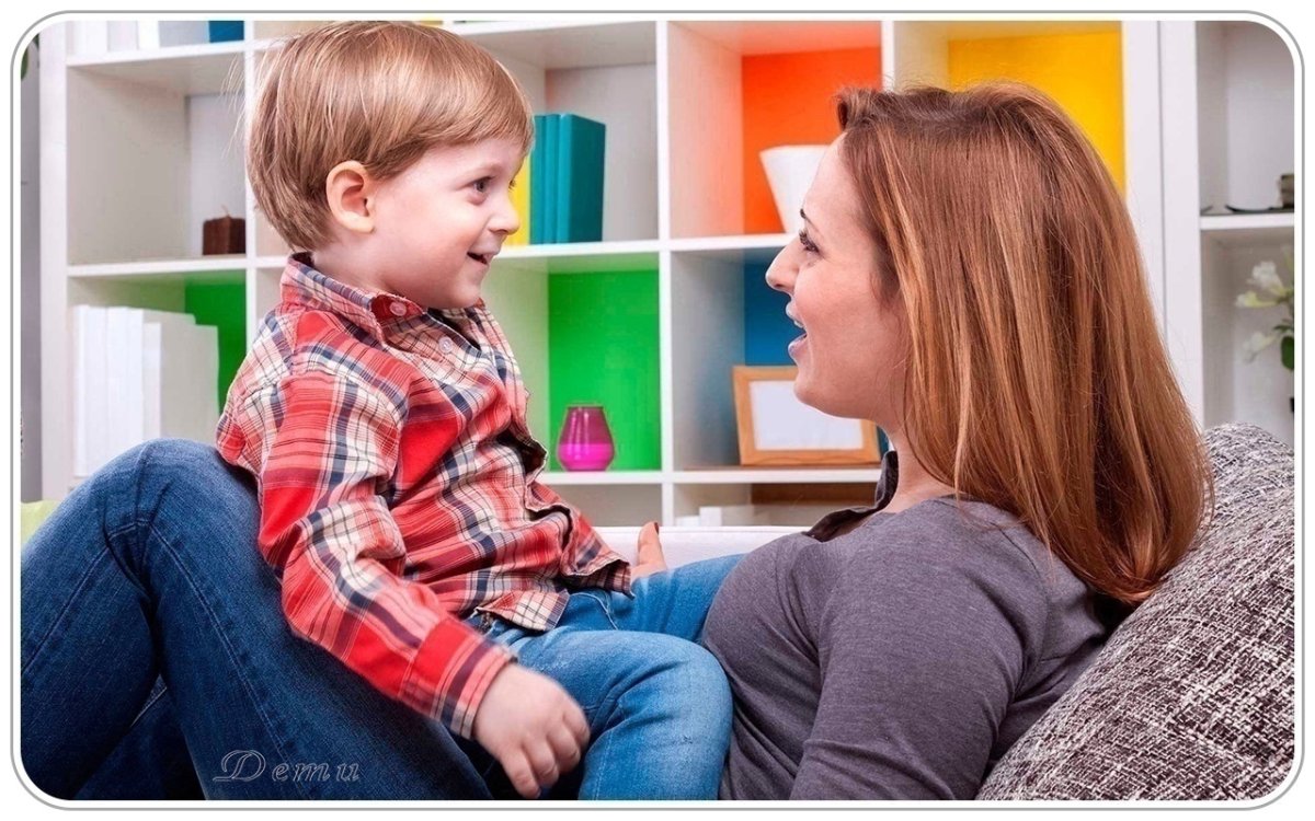 Логопед занимается с девочкой