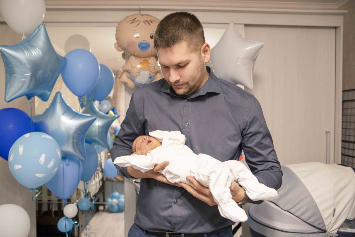 Выписка новорожденного из роддома