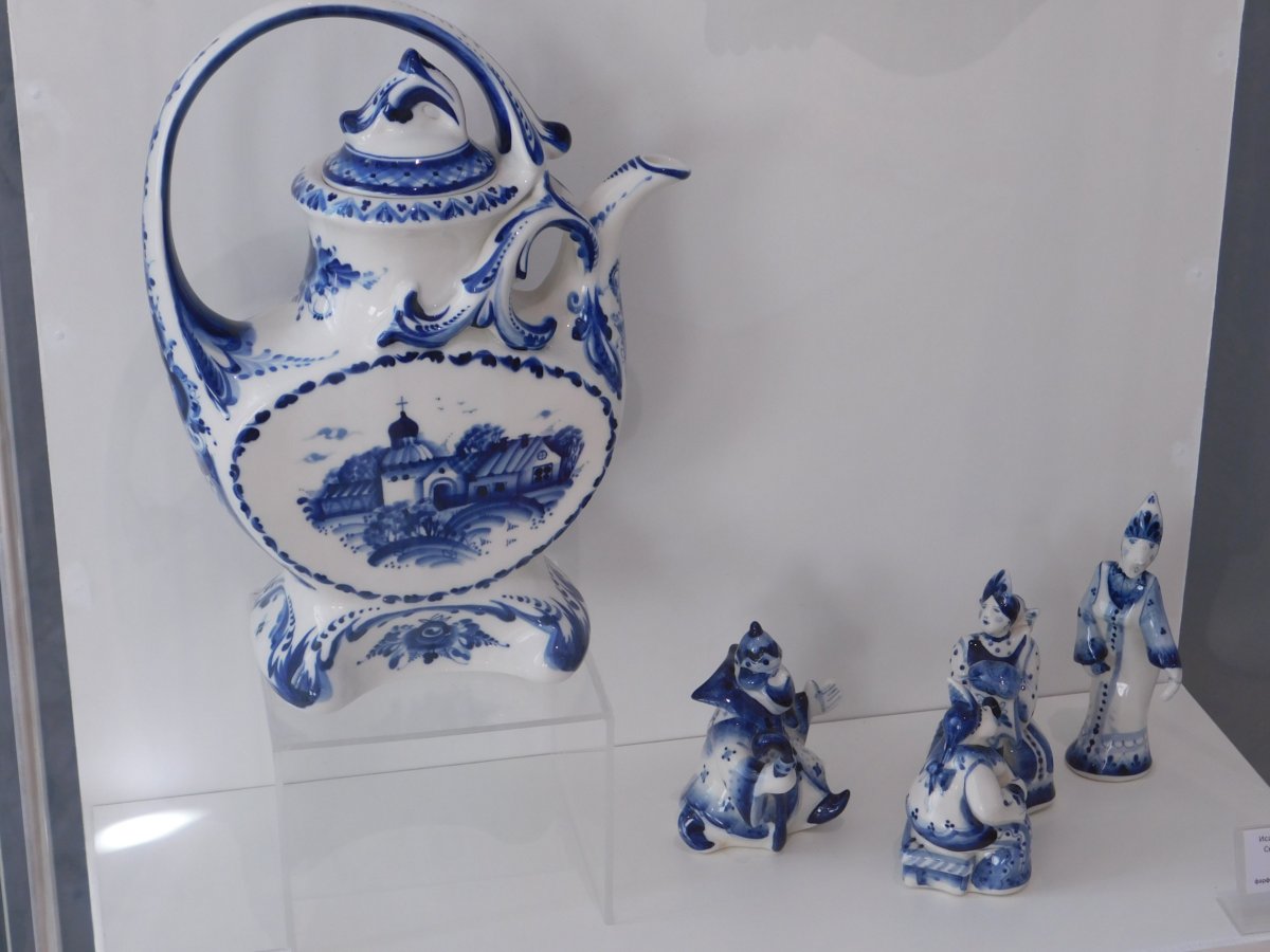 Гжельский полуфаянс