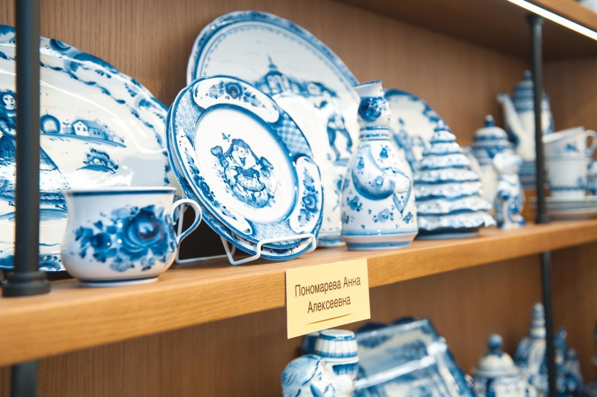 Гжельская посуда 19 века