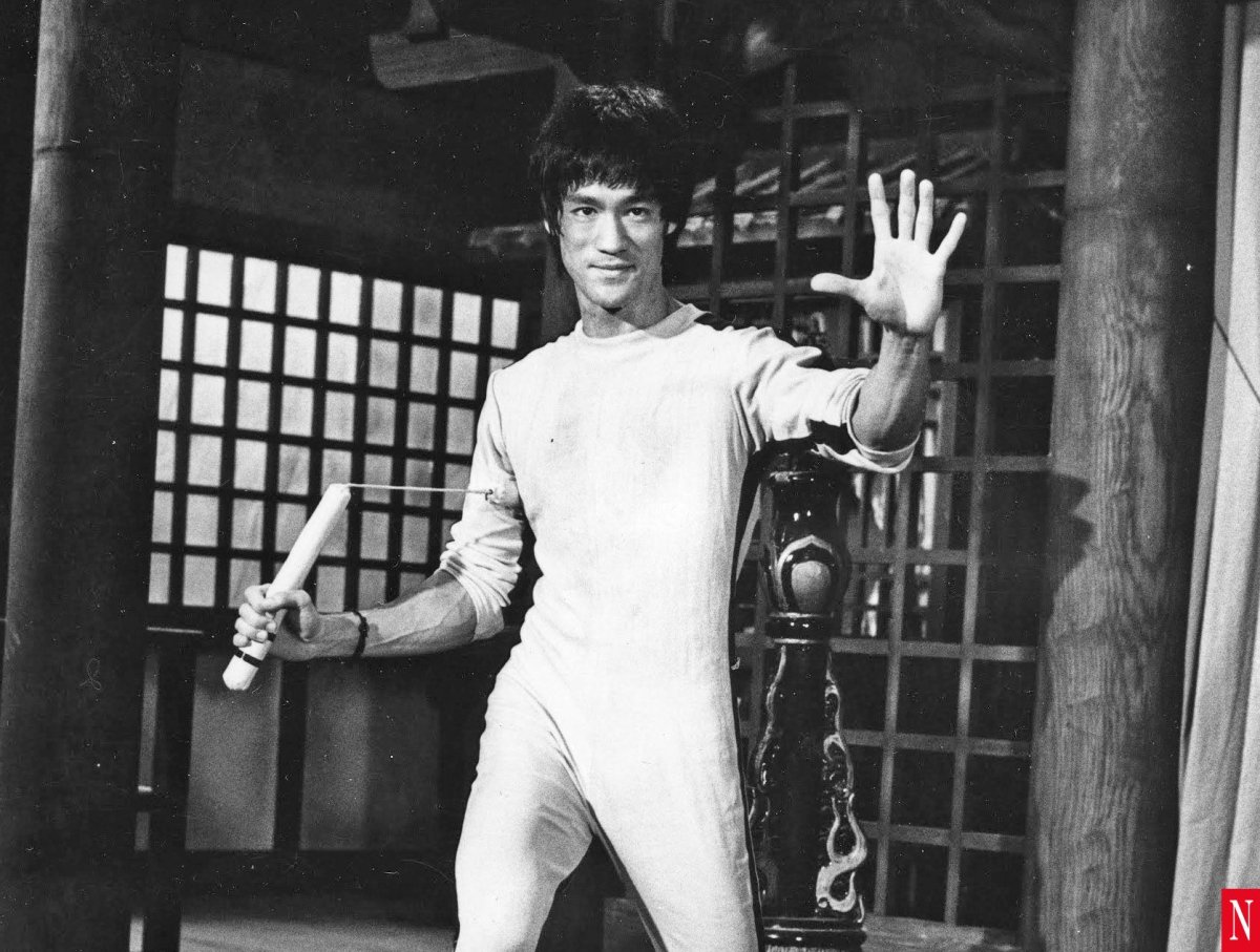 Брюс ли 10000 ударов