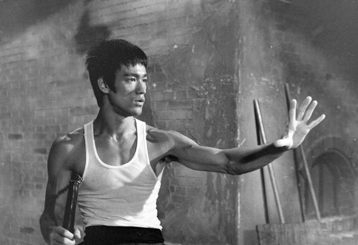 Джеки Чан нунчаки