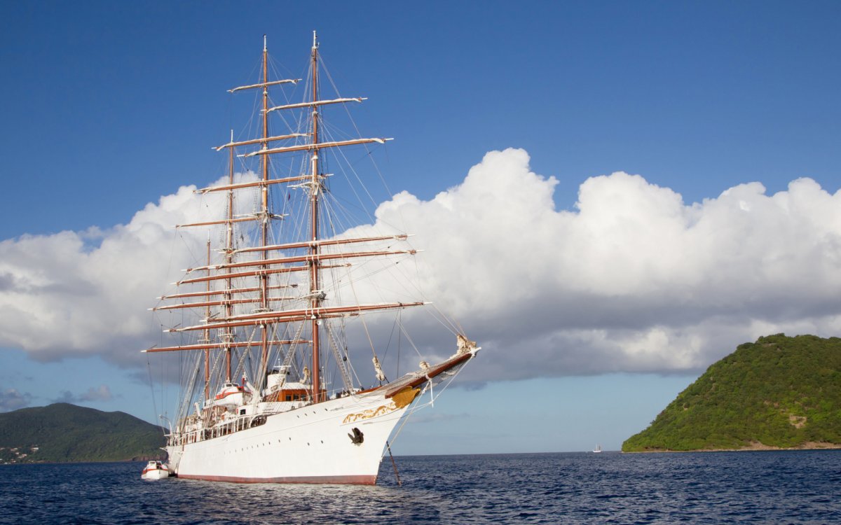 Корабль парусник