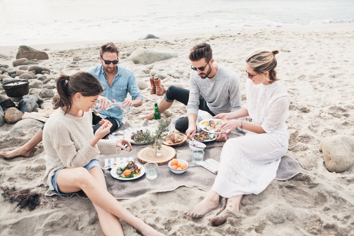 Пикник на берегу