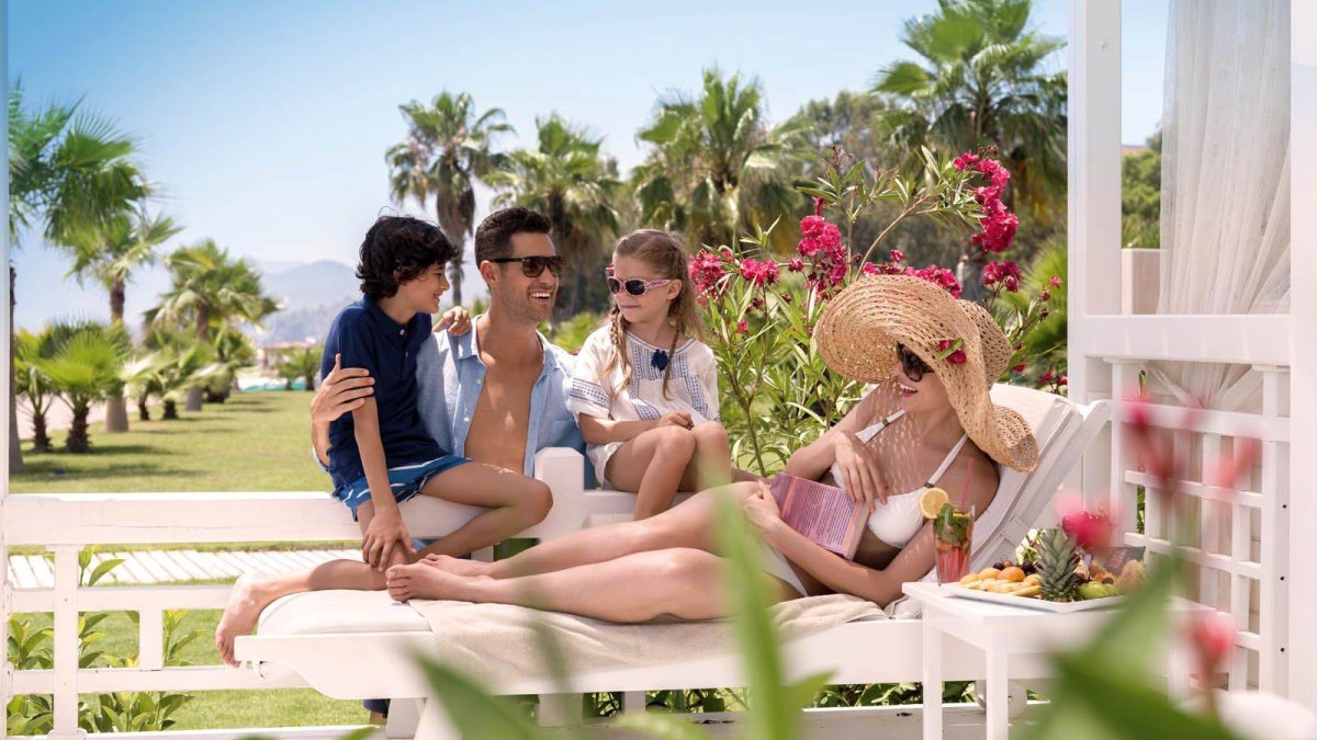 Дети на море