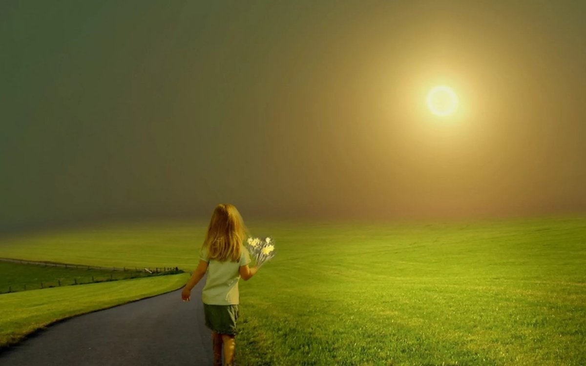 Уходящая женщина