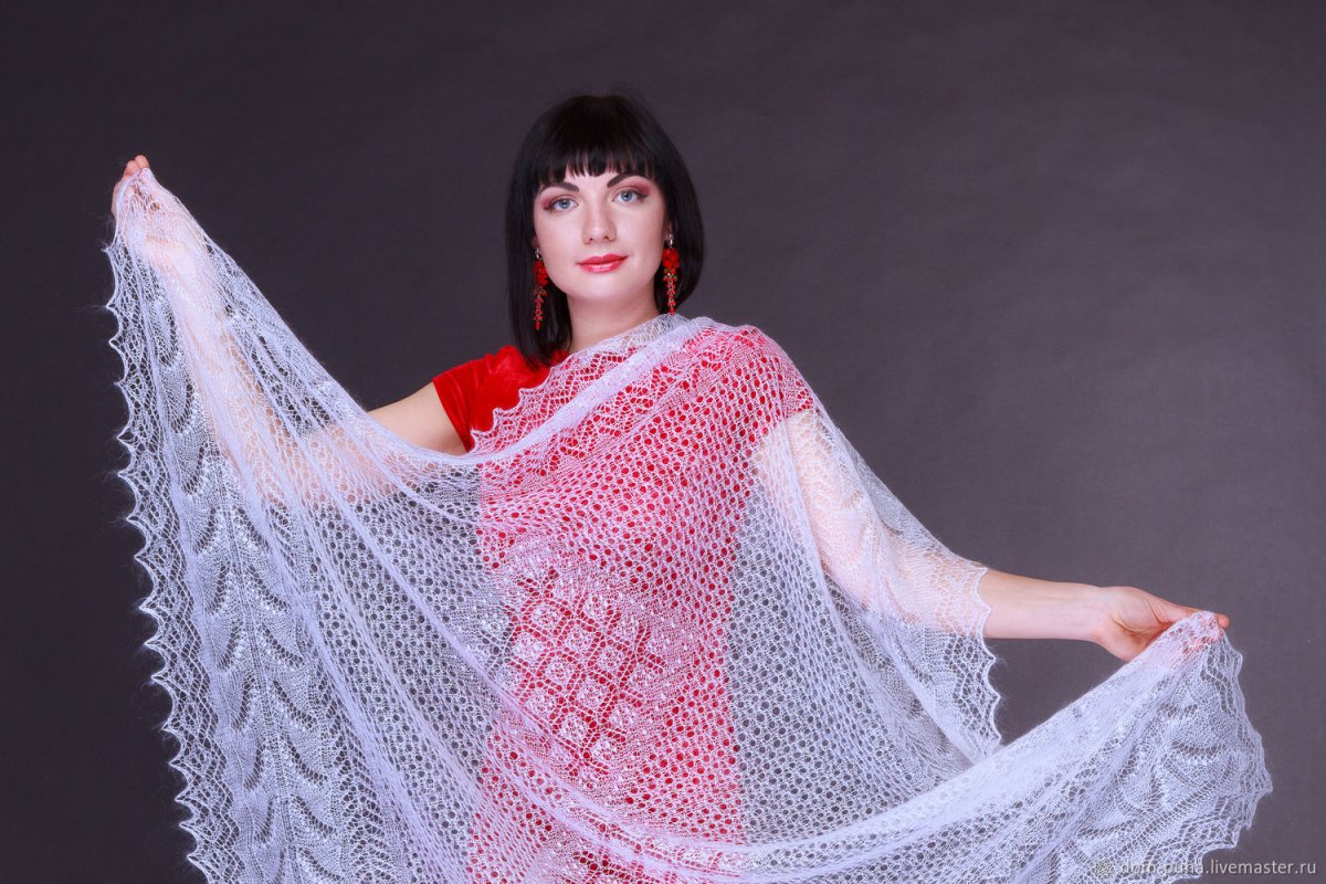 Зыкина Оренбургский пуховый платок