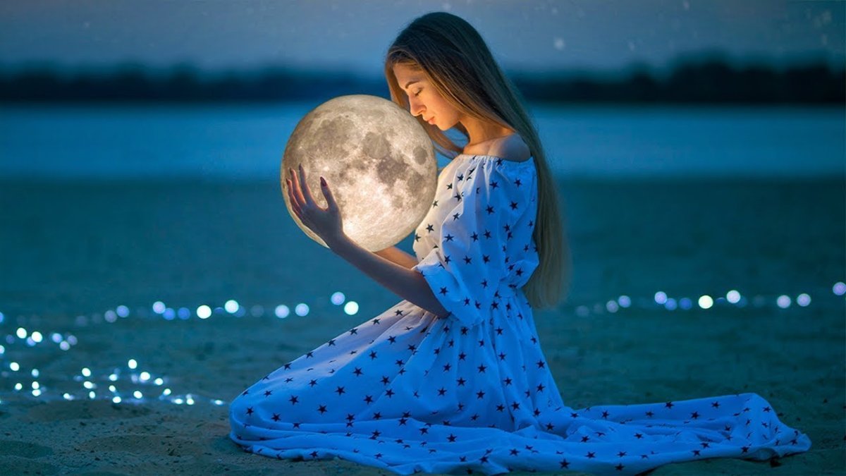 Девушка загадывает желание