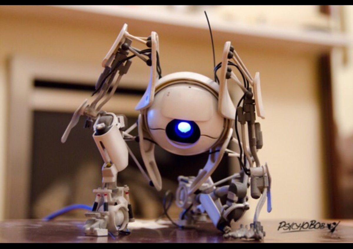 Робот с большими глазами