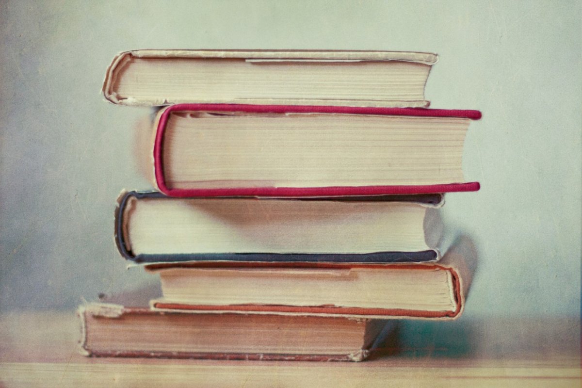 Стопка книг Эстетика