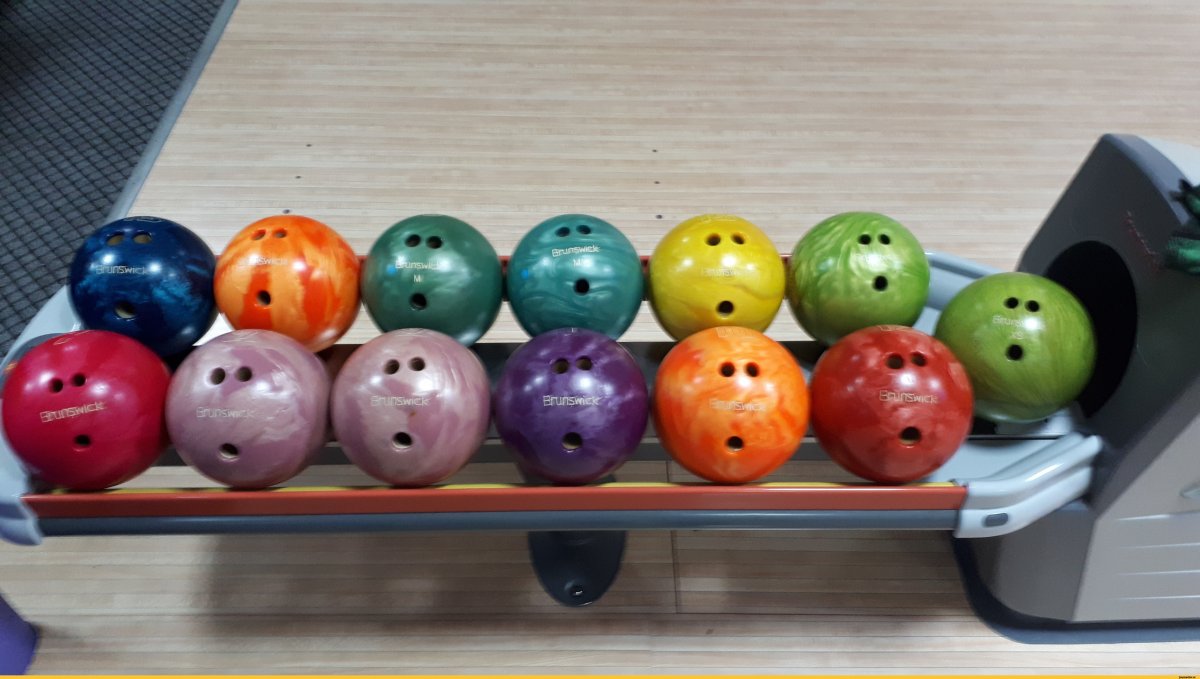 Прикольный шар для боулинга