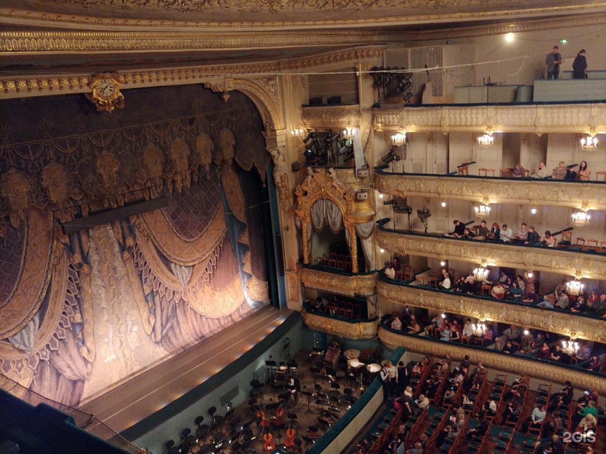 Мариинский театр снаружи