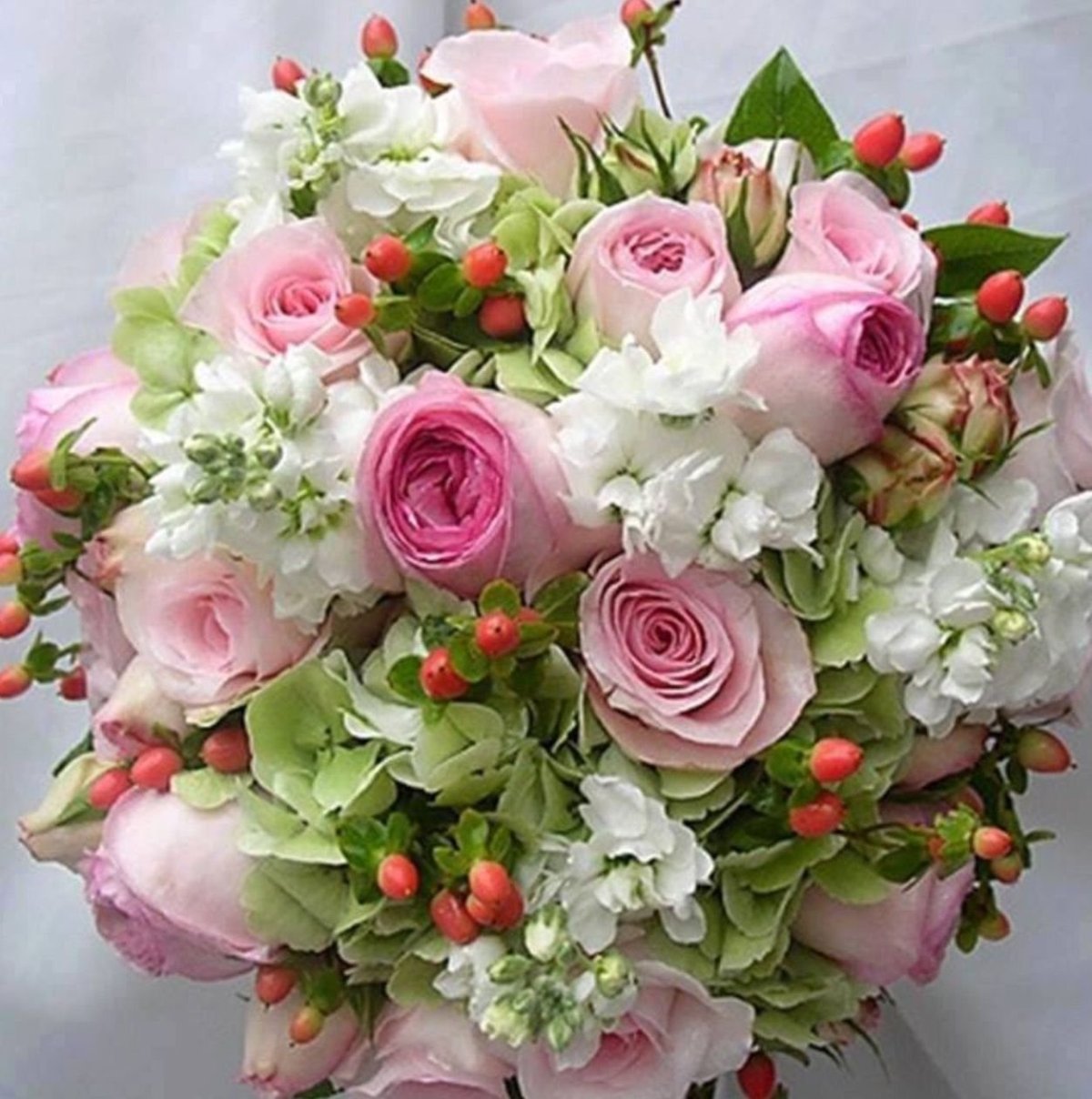 Красивый букет цветов для женщины