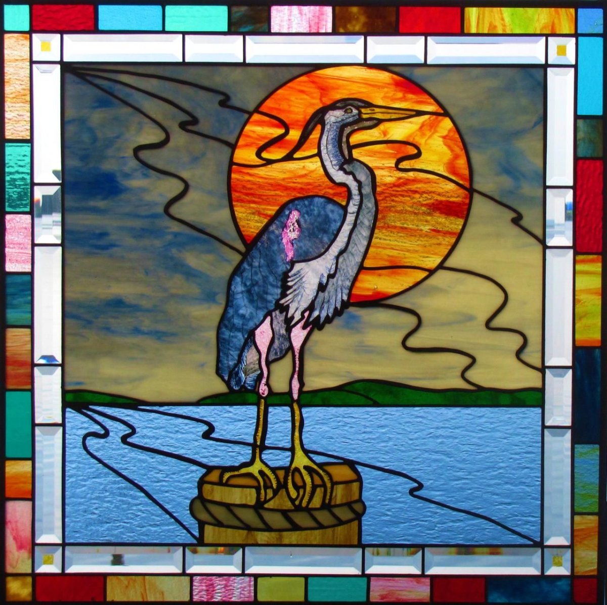 Пеликан Тиффани витраж