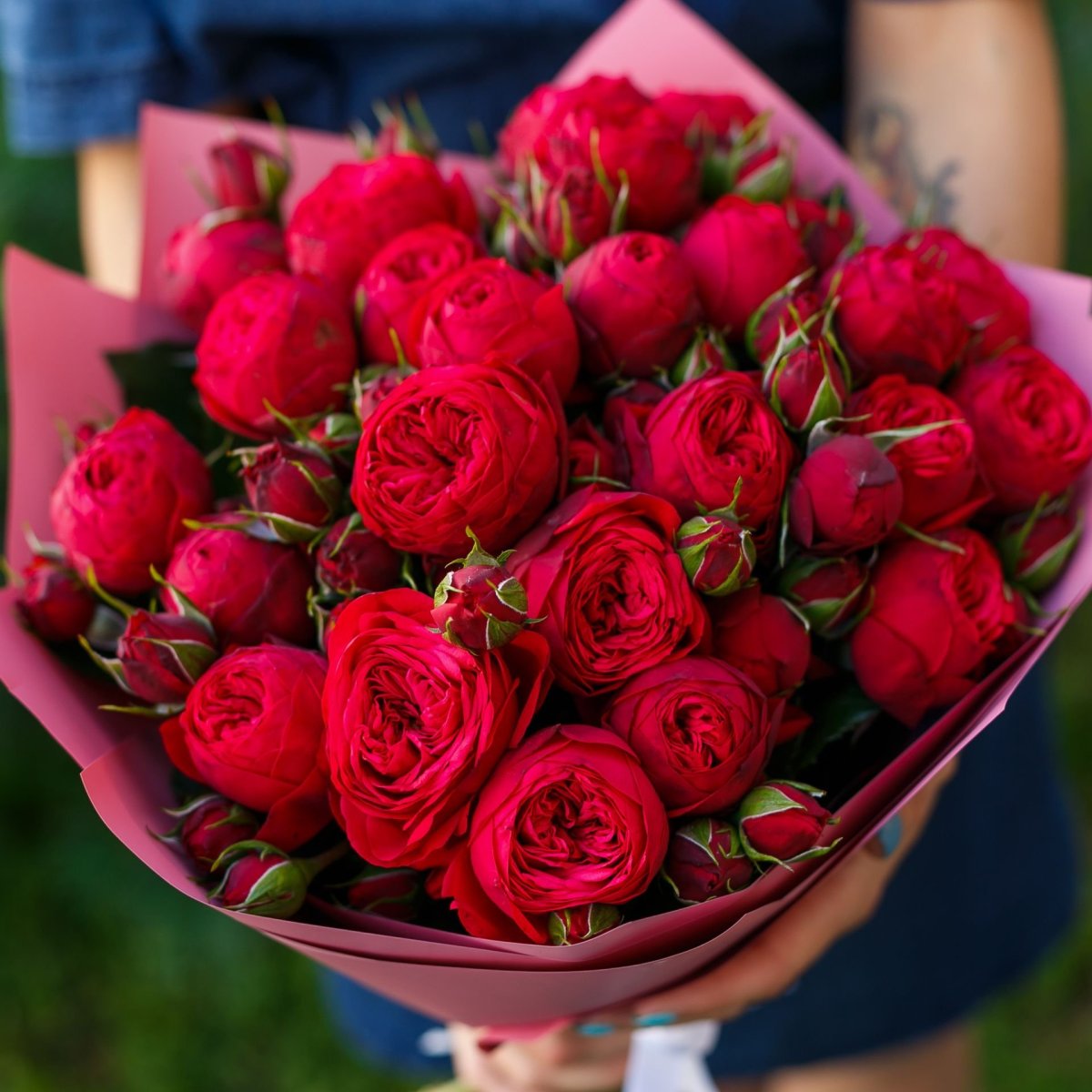 Пионовидная роза