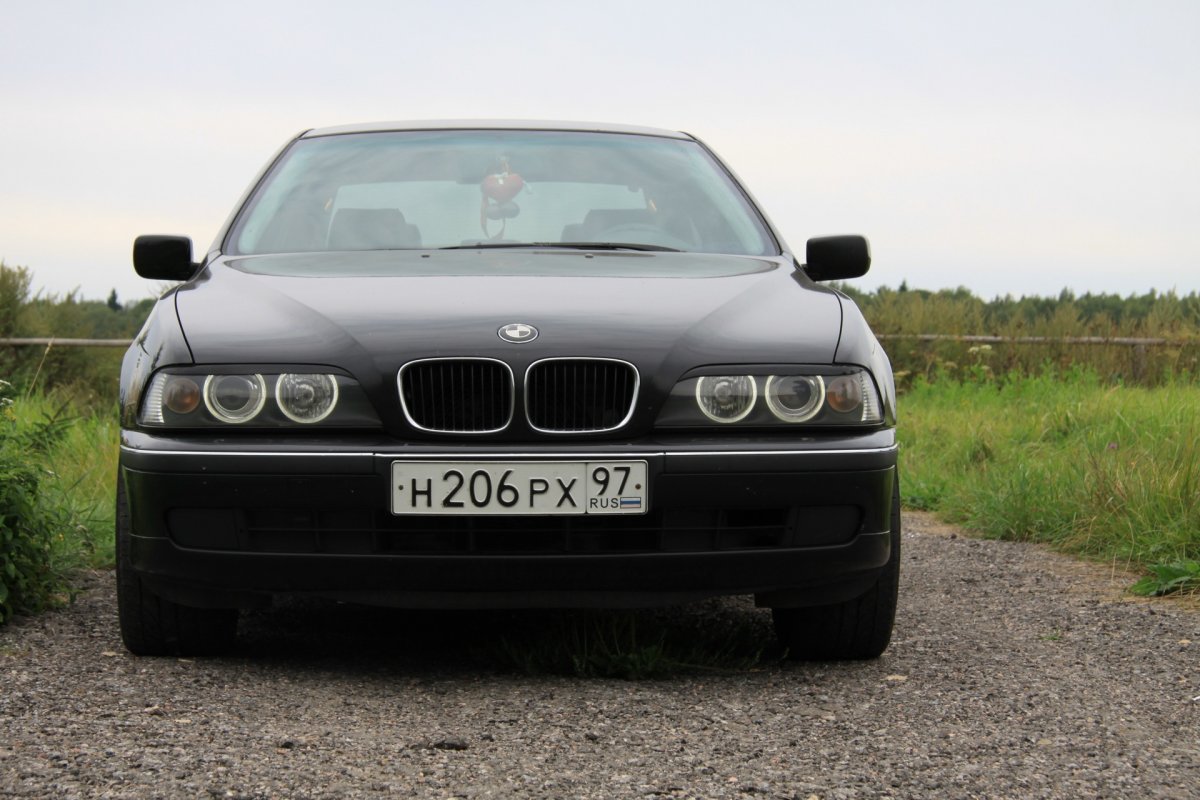 БМВ черный бумер е35