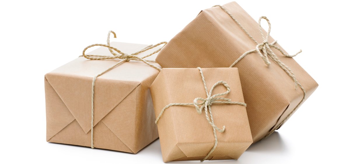 Коробка в руках