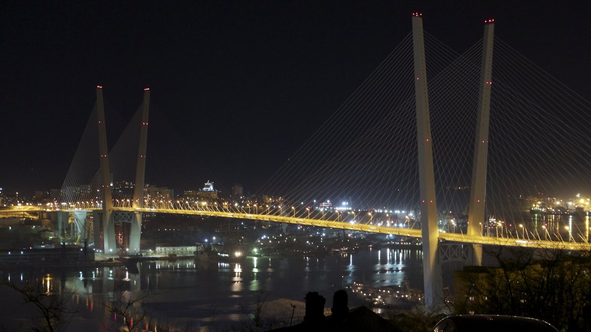 Золотой мост Владивосток ночью