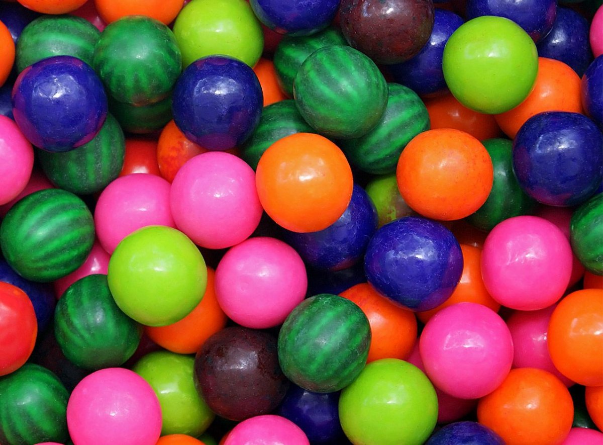 Жевательная резинка разноцветные