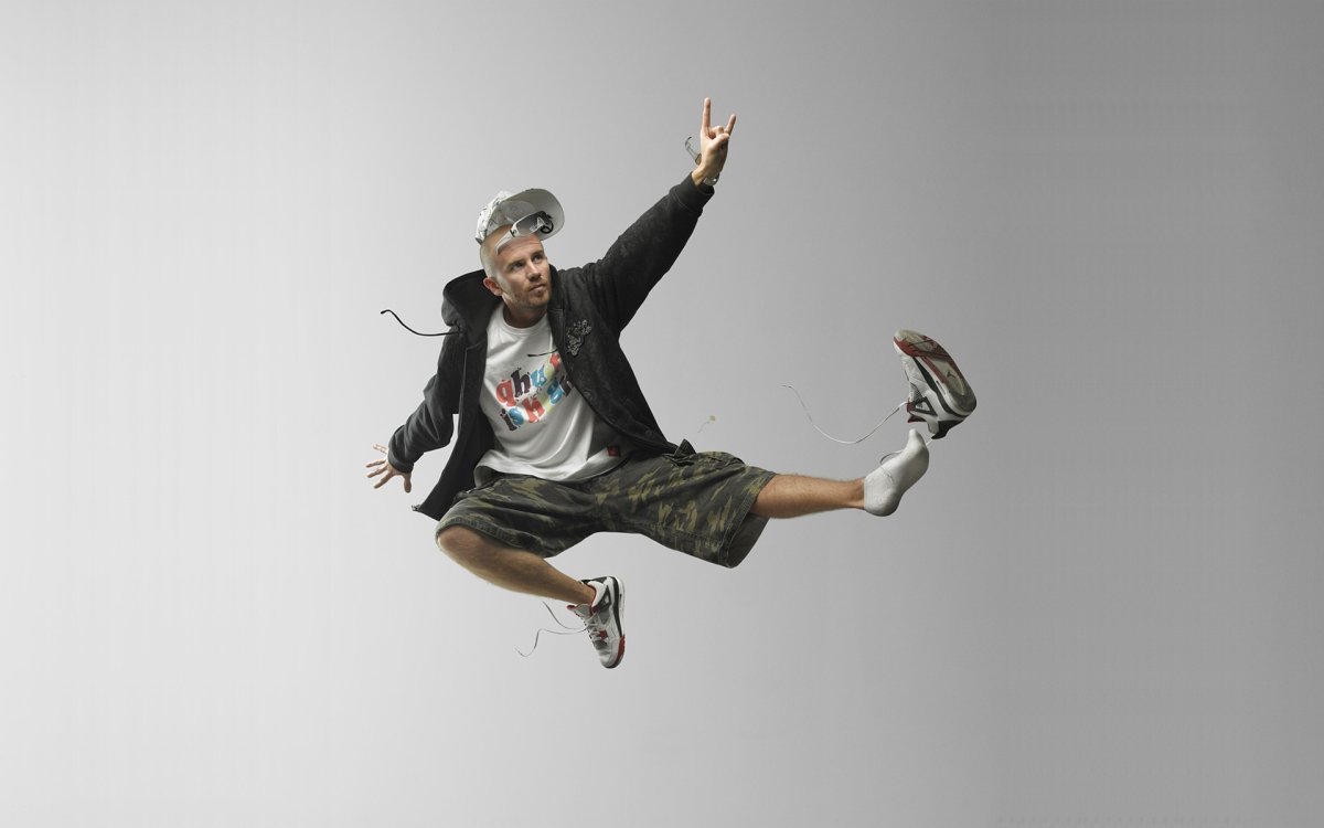 Парень танцор