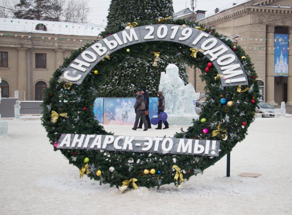 Семья с двумя детьми