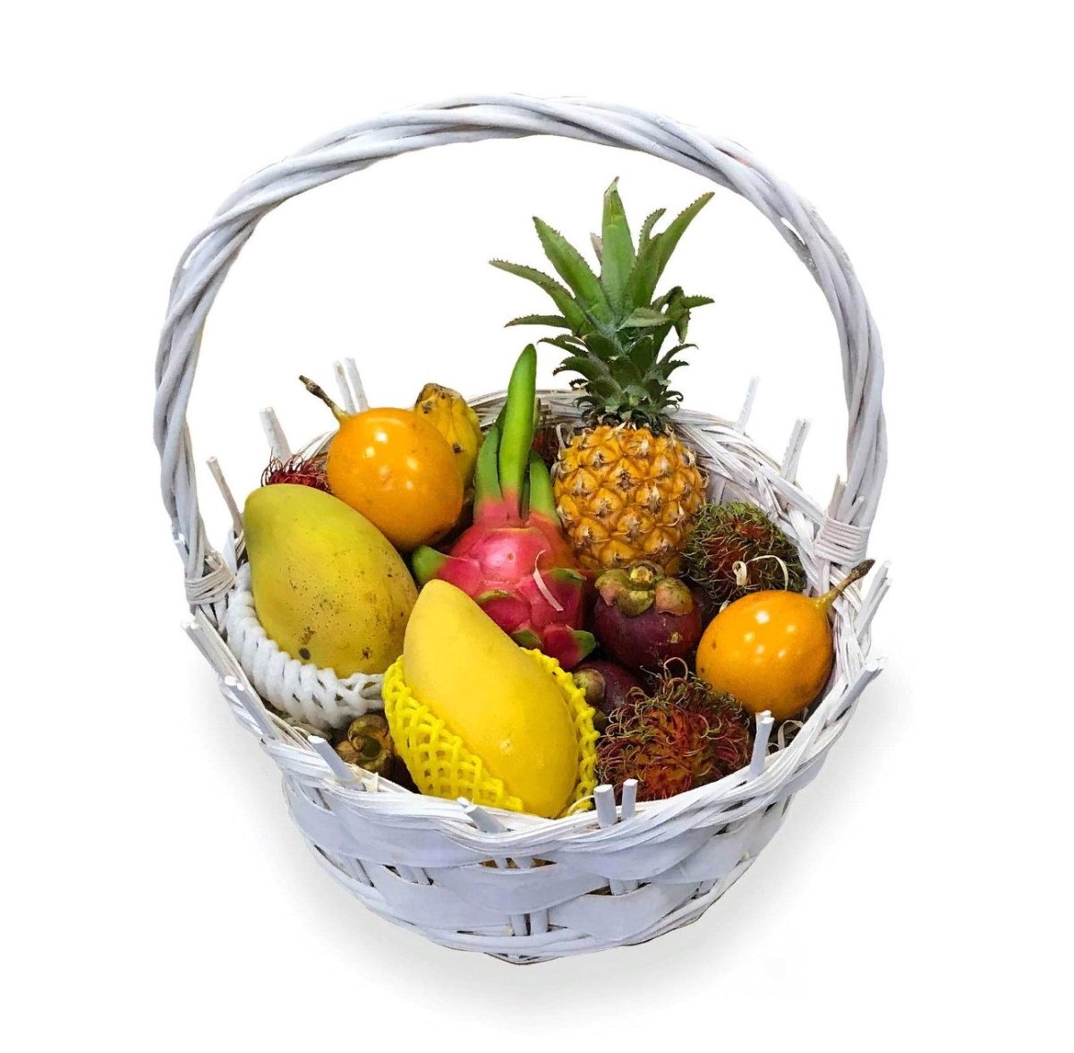 Корзина с фруктами на голове