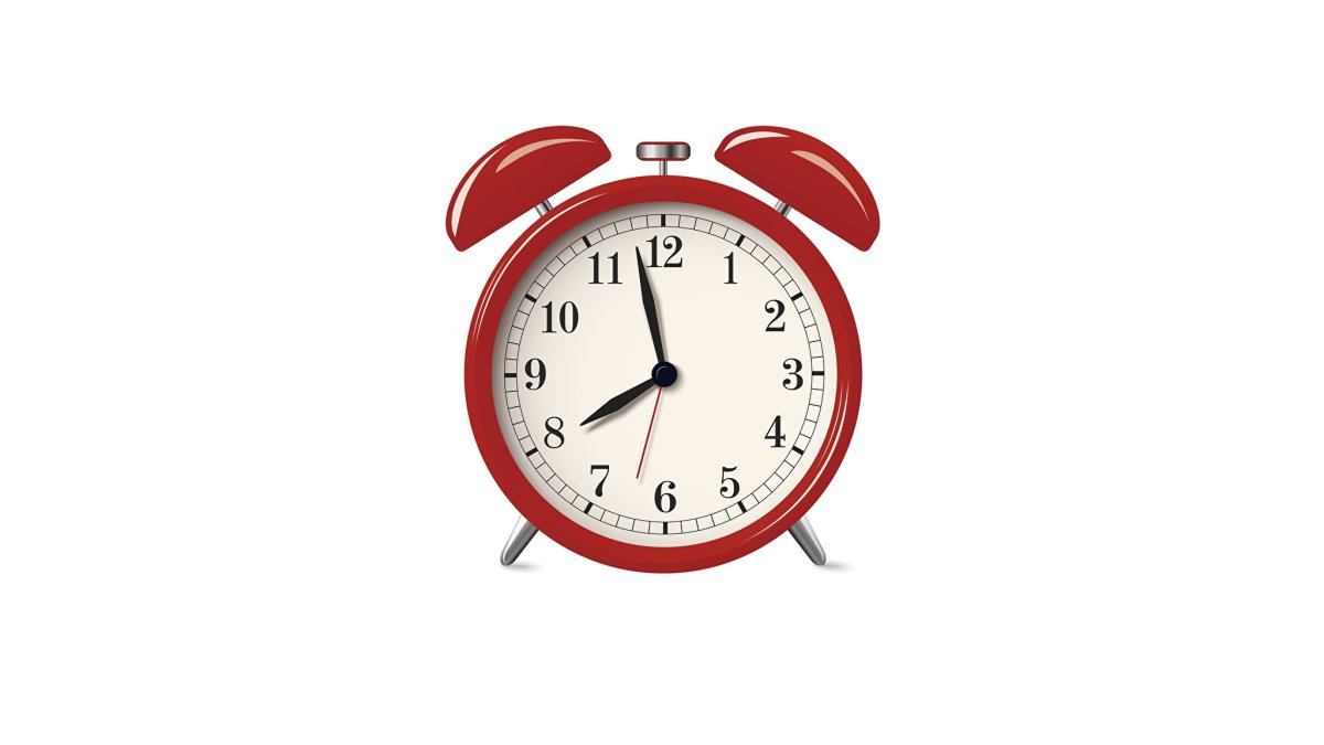 Часы на белом фоне