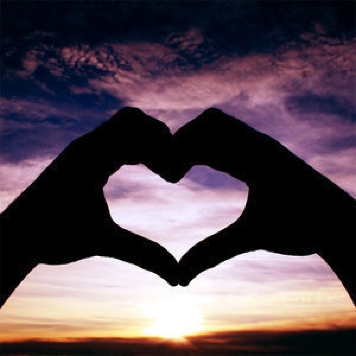 Сердце из рук фото