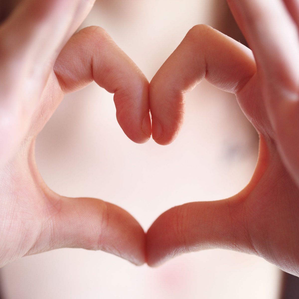 Сердце пальцами