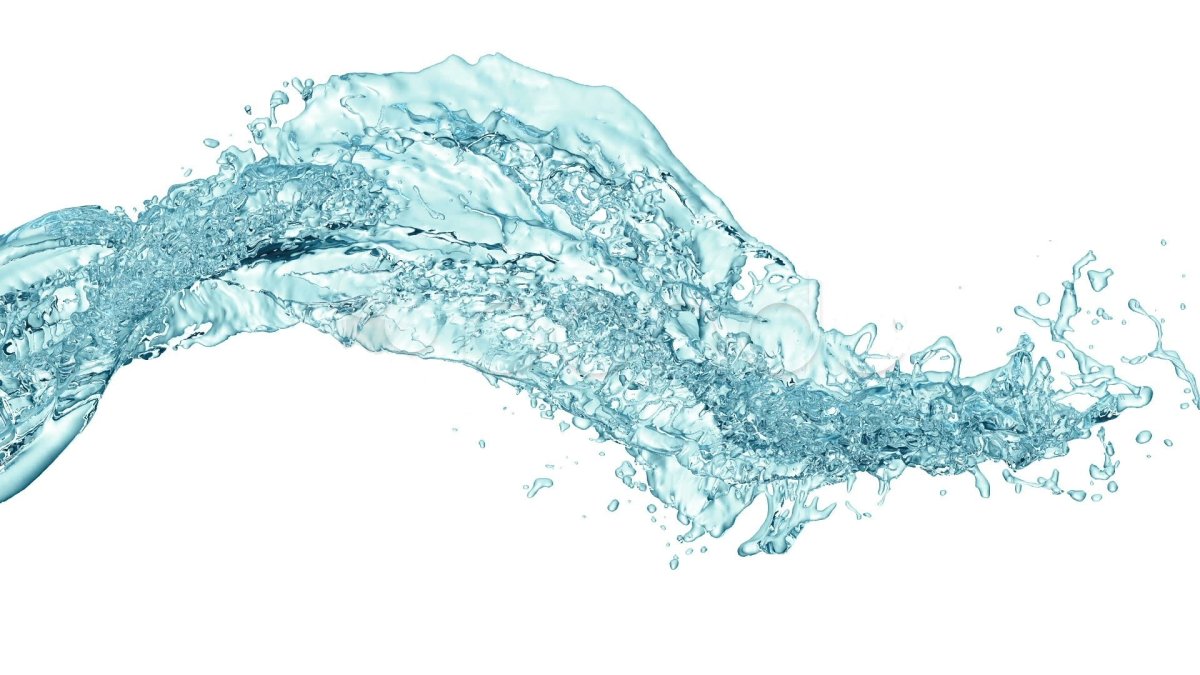 Брызги воды на белом фоне