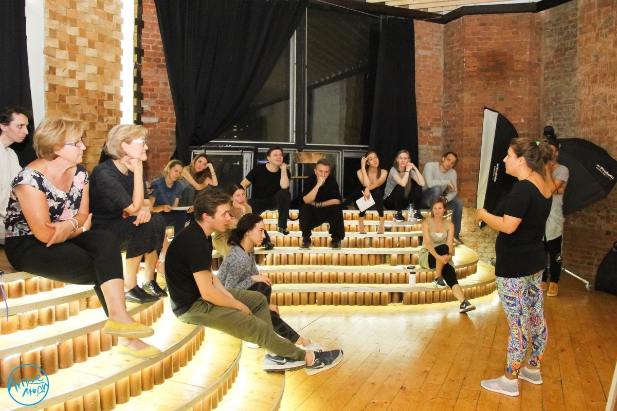 Педагог по актерскому мастерству