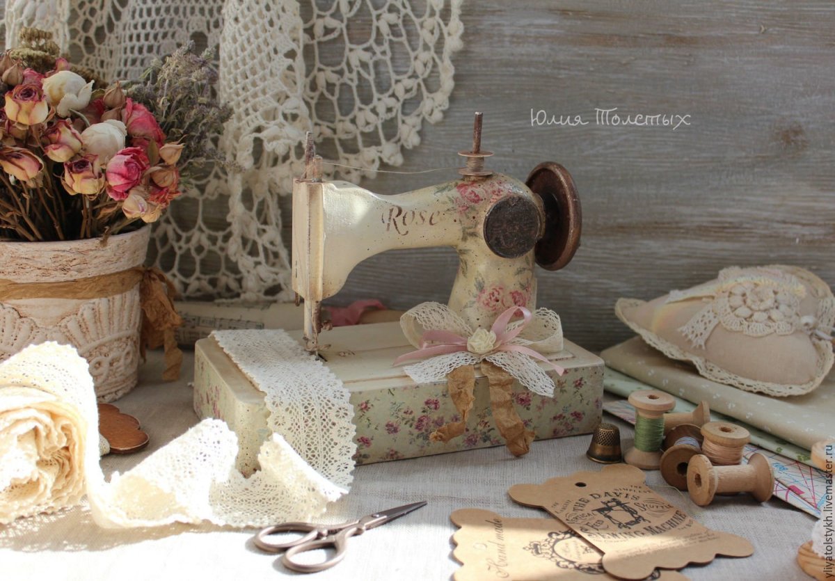 Винтажная швейная машинка