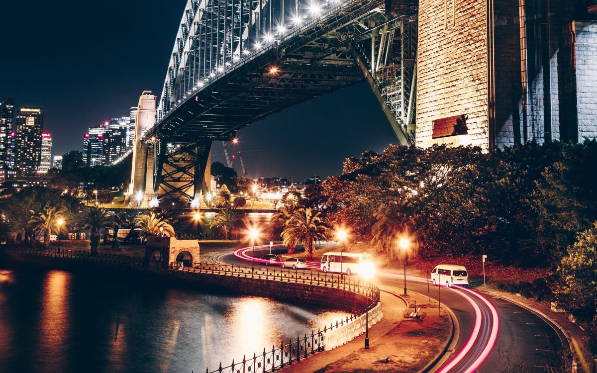 Ночной город мост