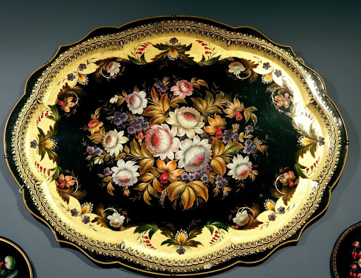 Художник Жостовской росписи Хныкова