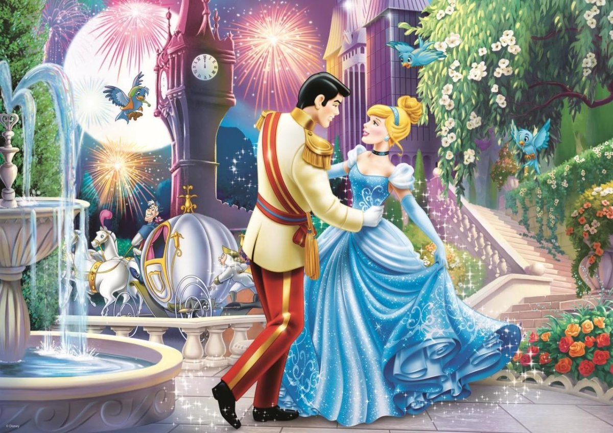 Золушка с принцем на балу