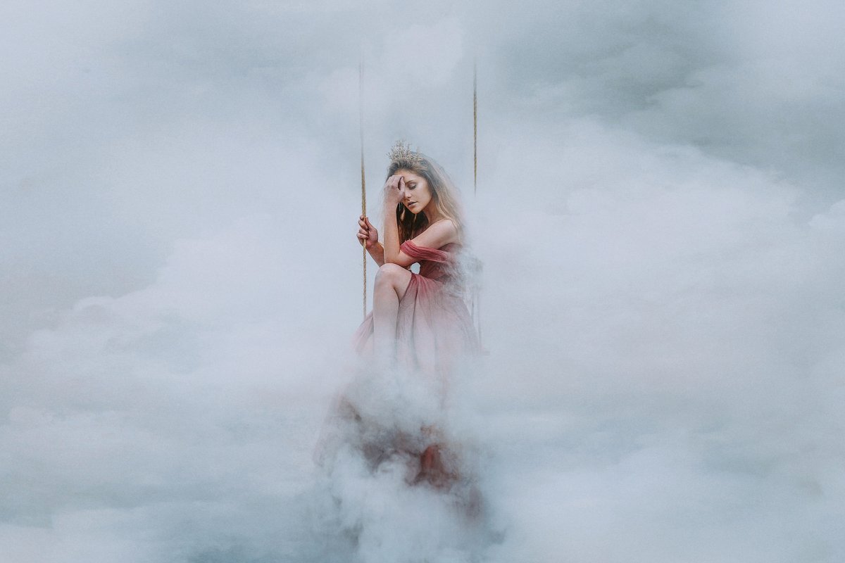 Девушка в облаках