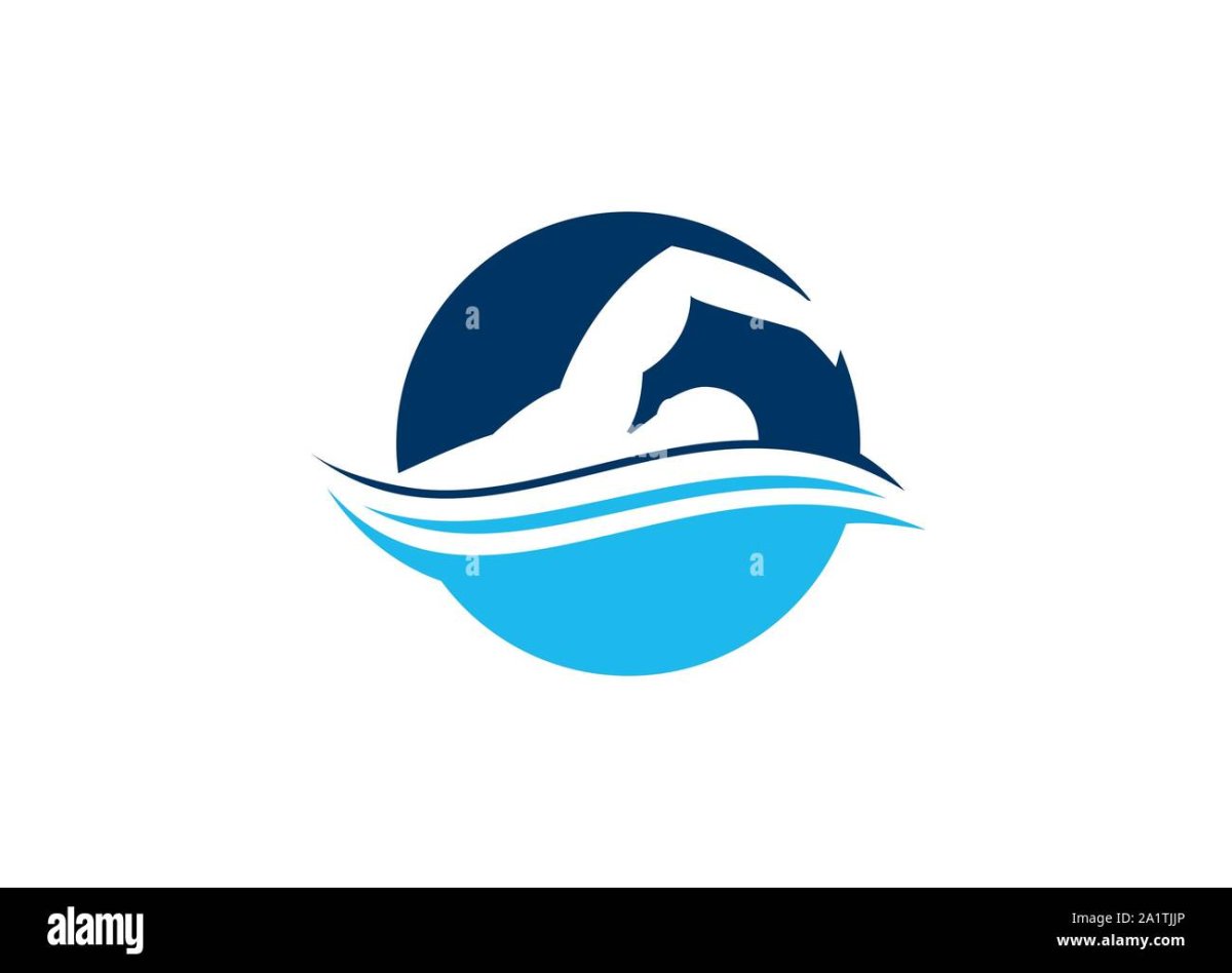 Мальчик плавает под водой