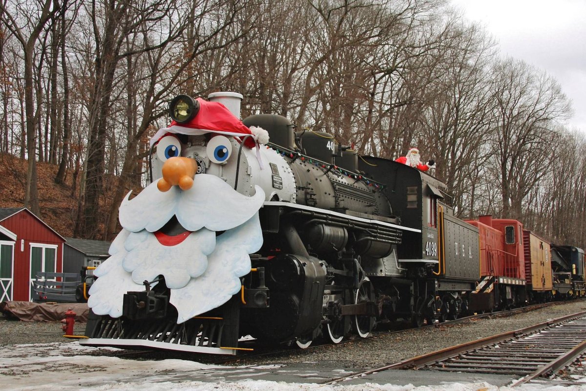 Красивые девушки железнодорожницы