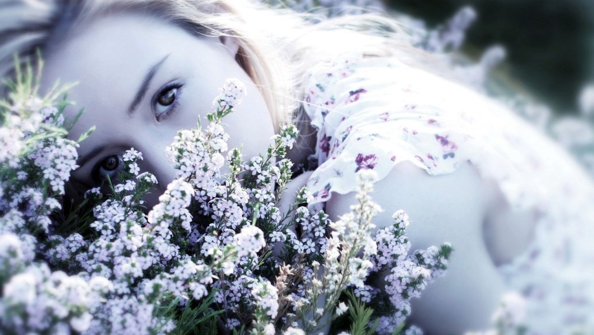 Девушка Весна