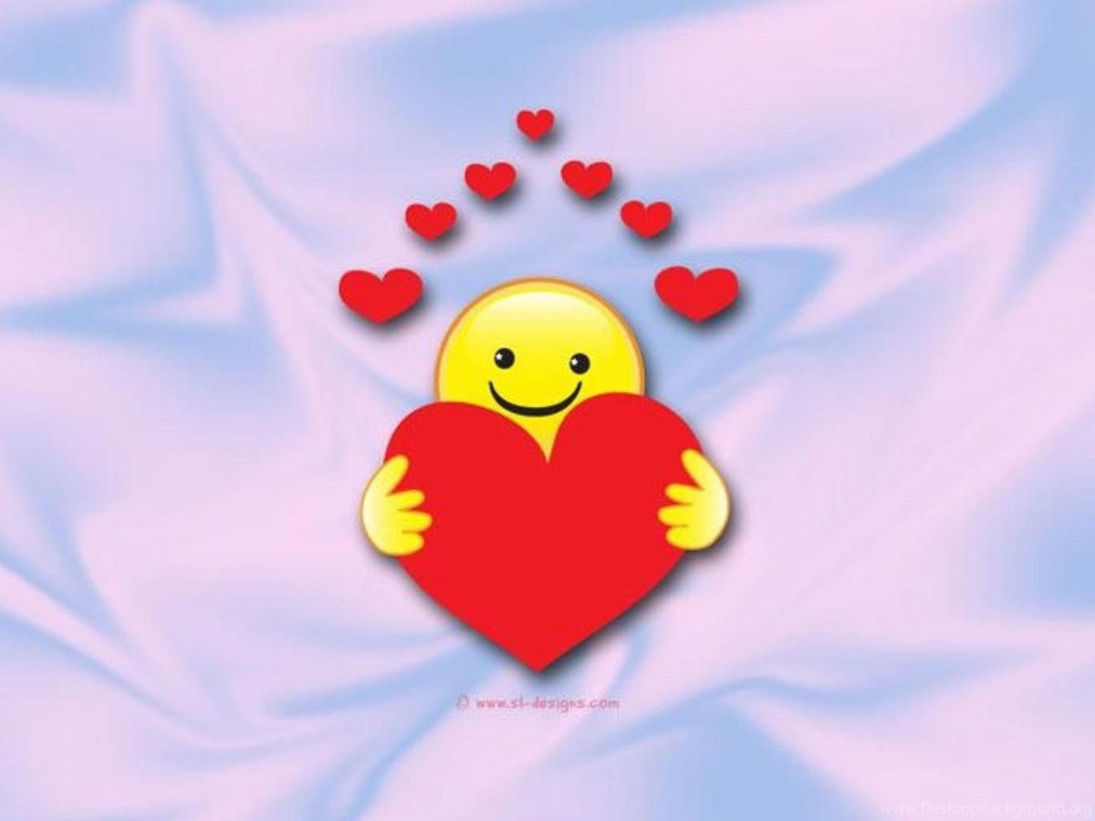 Сердце из пальцев на закате