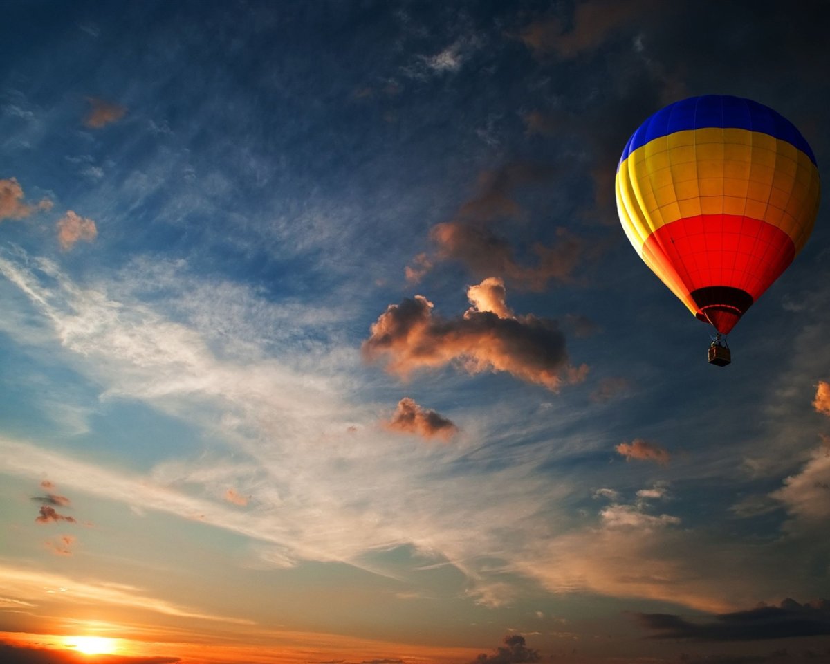 Воздушные шары в небе