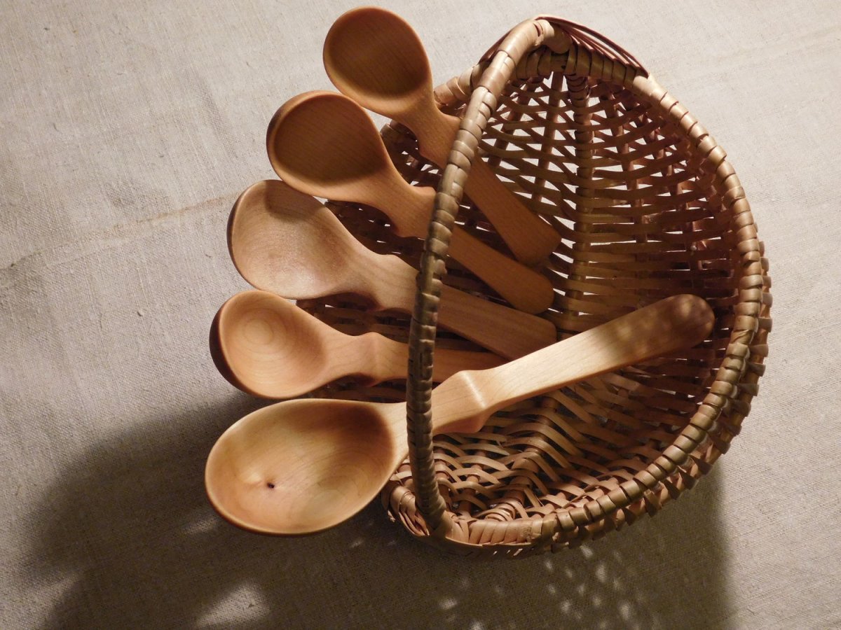 Тарелочки из дерева