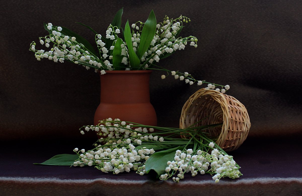 Натюрморт с ландышами