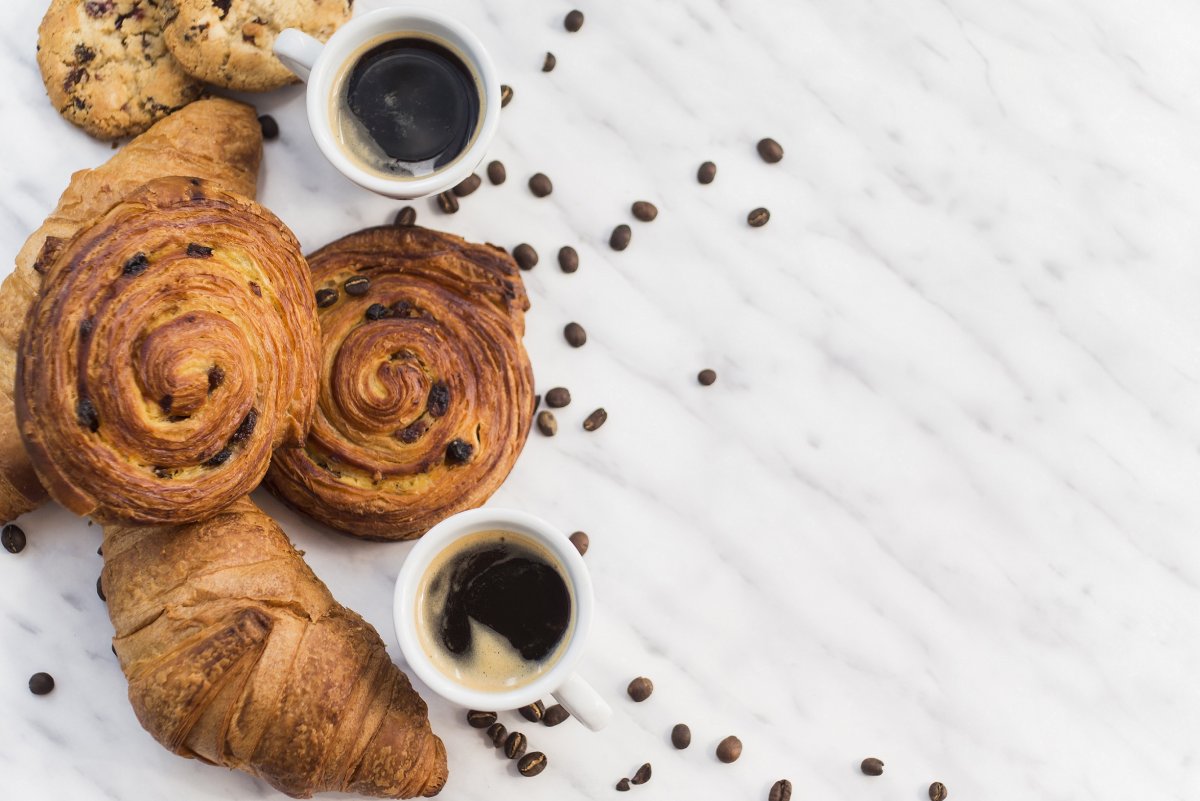 Круассаны сахарной пудрой вид сверху