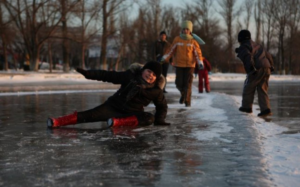 Люди зимой на улице