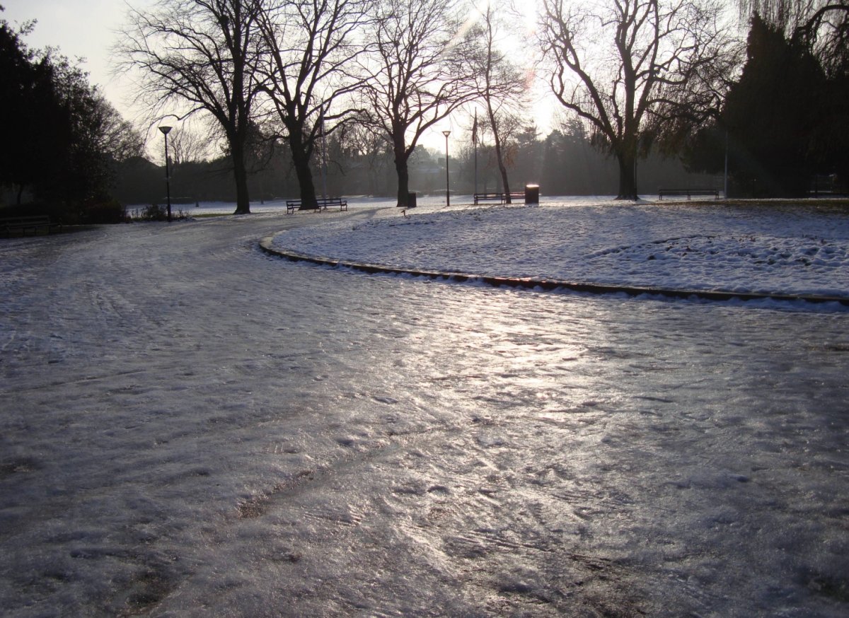 Гололед на дороге