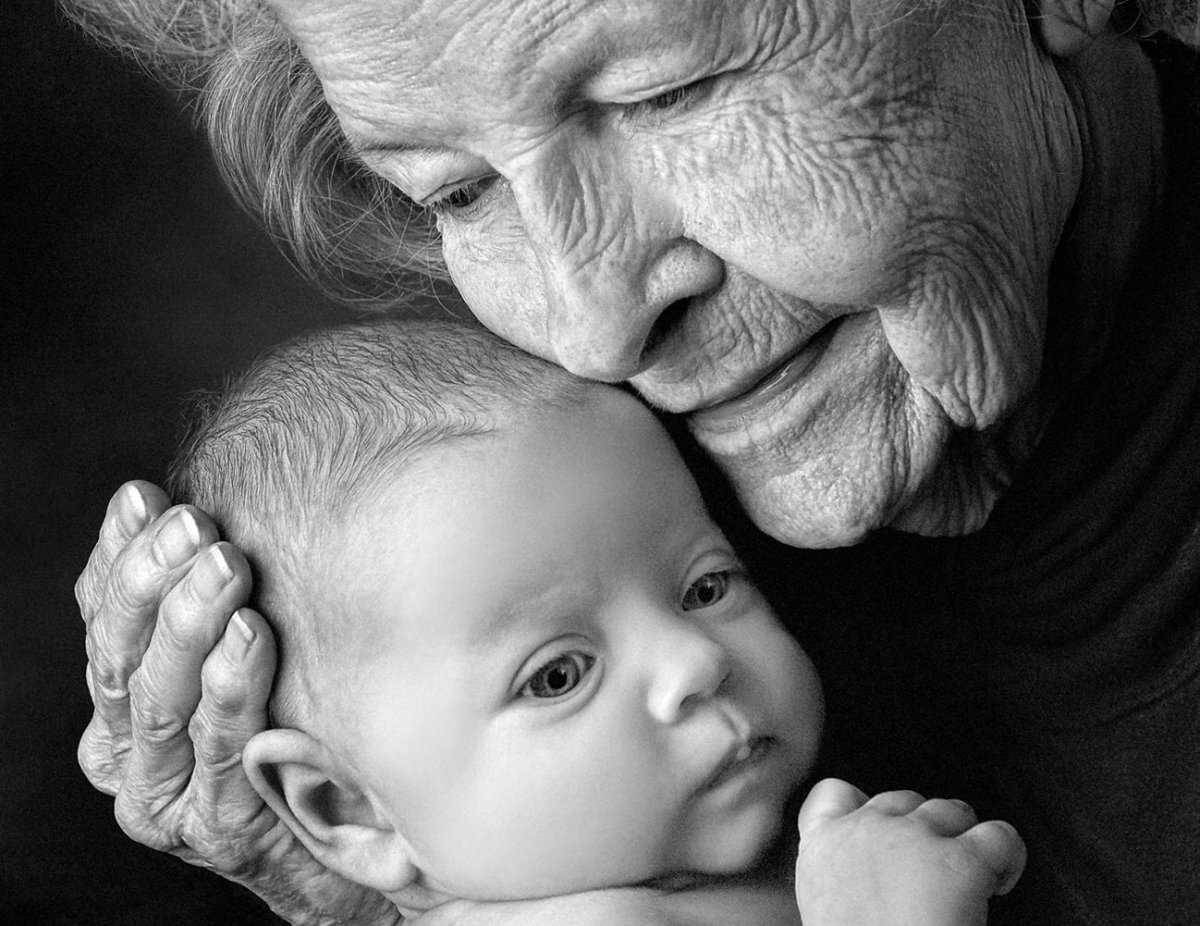 Старик и младенец