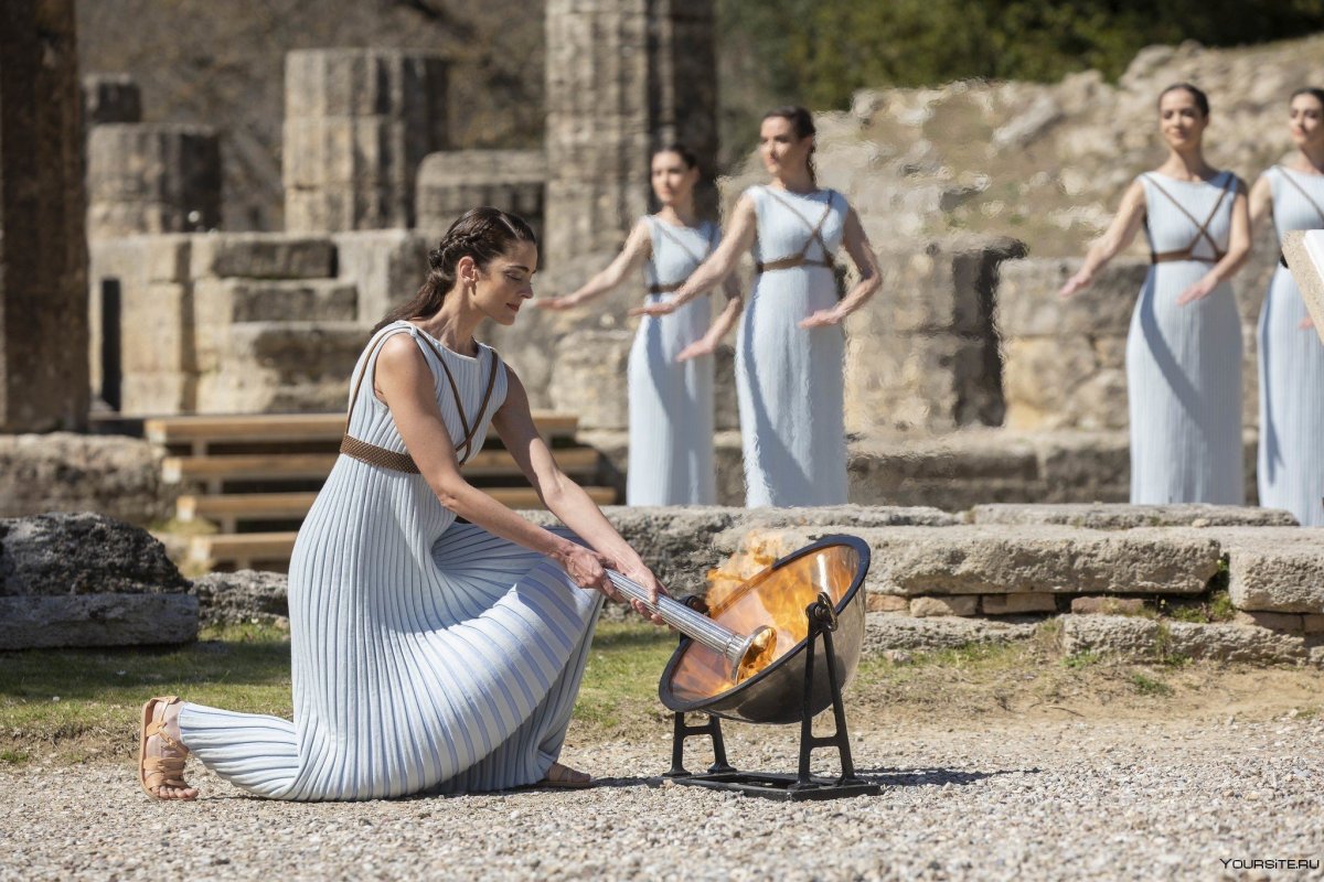 Олимпийский огонь Афины