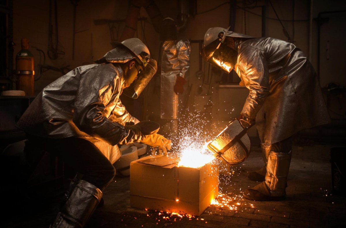 Металлург плавильщик