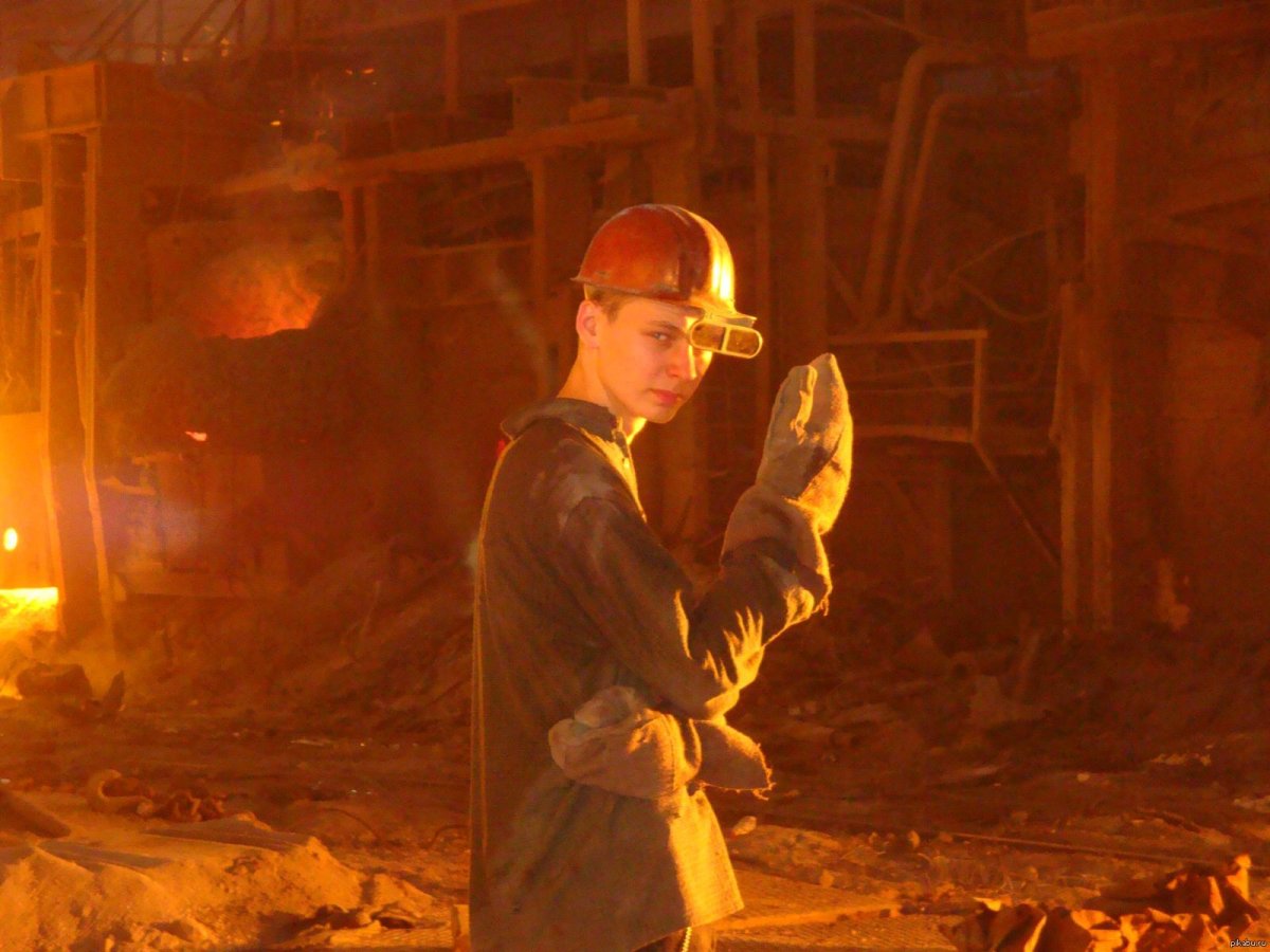 С днем металлурга